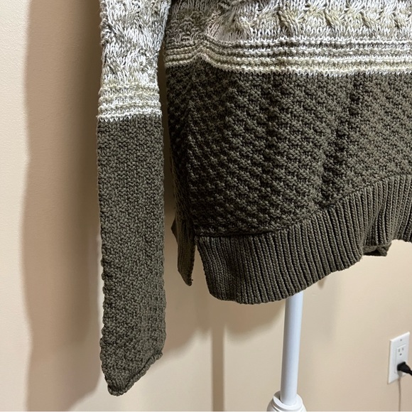 Caslon Colour Block Crewneck Sweater - Olive Green - Picture 4 of 9